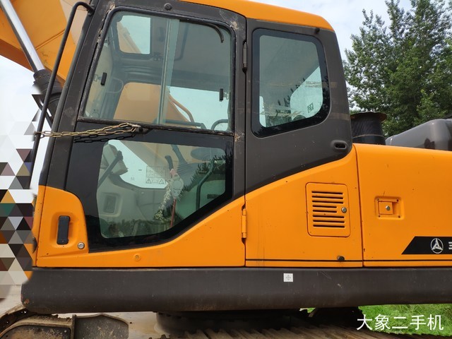 三一重工 SY285C-8 挖掘机