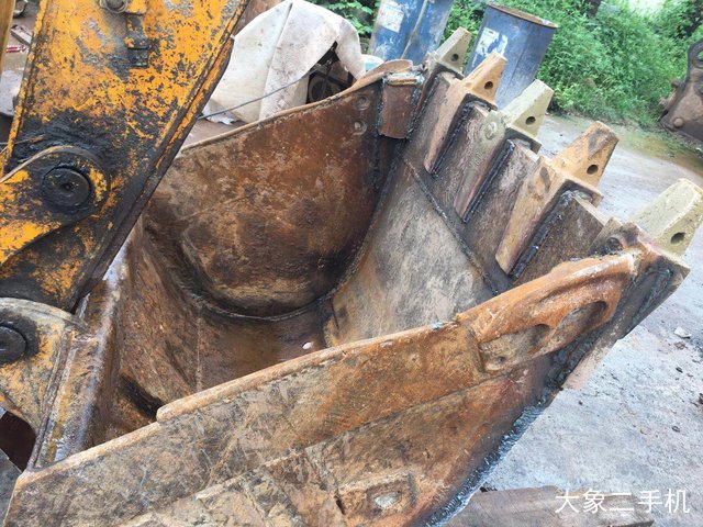 现代 R150LC-7 挖掘机