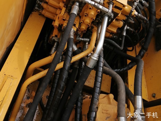 小松 PC220-8M0 挖掘机
