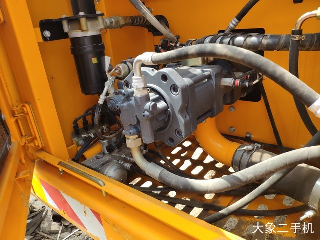 龙工 LG6150 挖掘机
