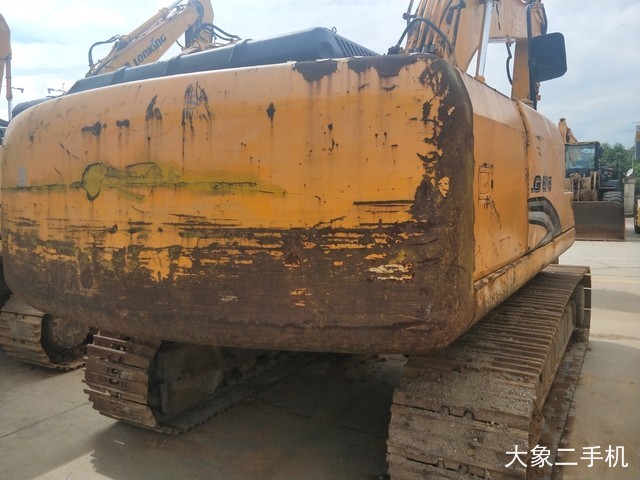 龙工 LG6215 挖掘机