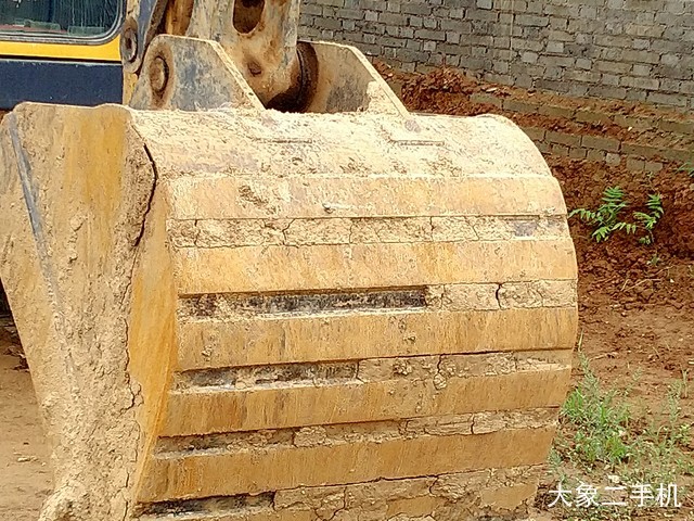 徐工 XE150D 挖掘机