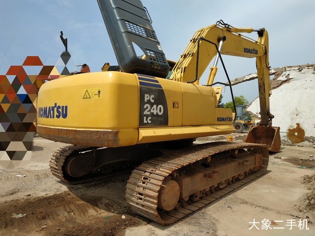 小松 PC240LC-8 挖掘机