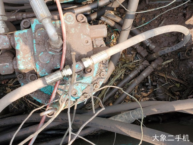 神钢 SK230-6 挖掘机