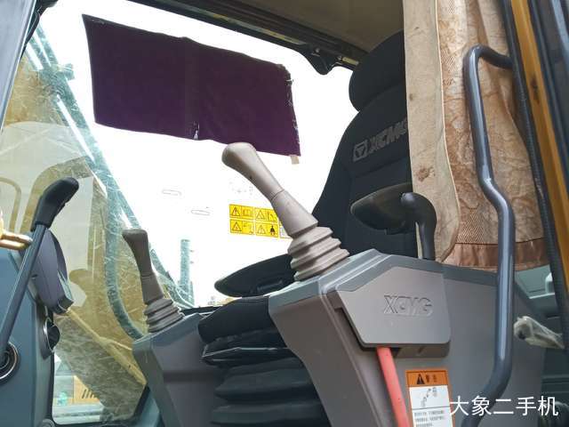 徐工 XE135D 挖掘机