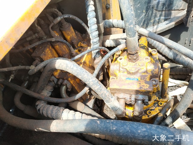 现代 R225LC-7 挖掘机