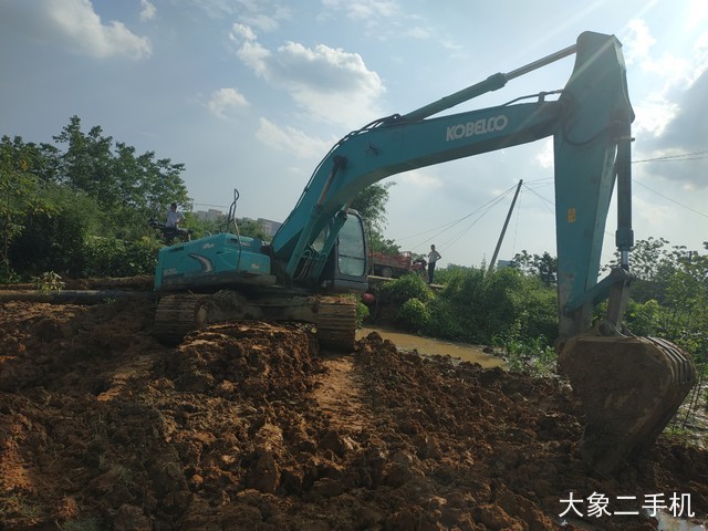 神钢 SK260LC-8 挖掘机