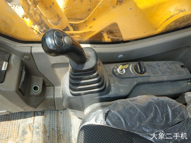 龙工 LG6245E 挖掘机