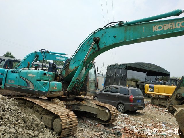 神钢 SK260LC-8 挖掘机