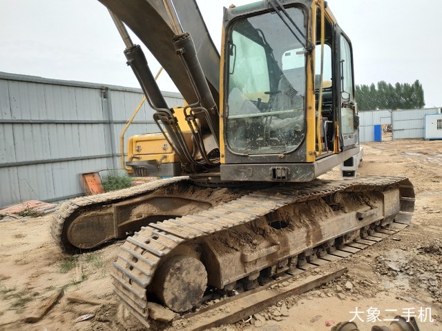 沃尔沃 EC210BLC 挖掘机