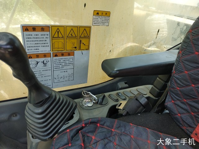 小松 PC240LC-8 挖掘机