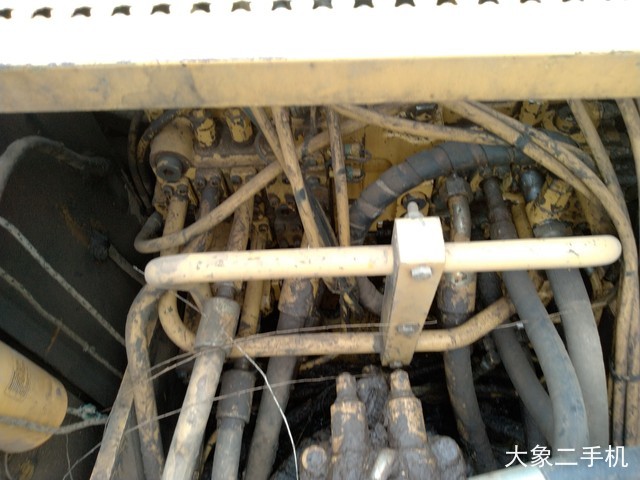 卡特彼勒 320B 挖掘机