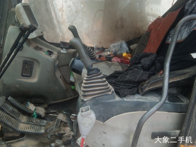 三一重工 SY215C 挖掘机