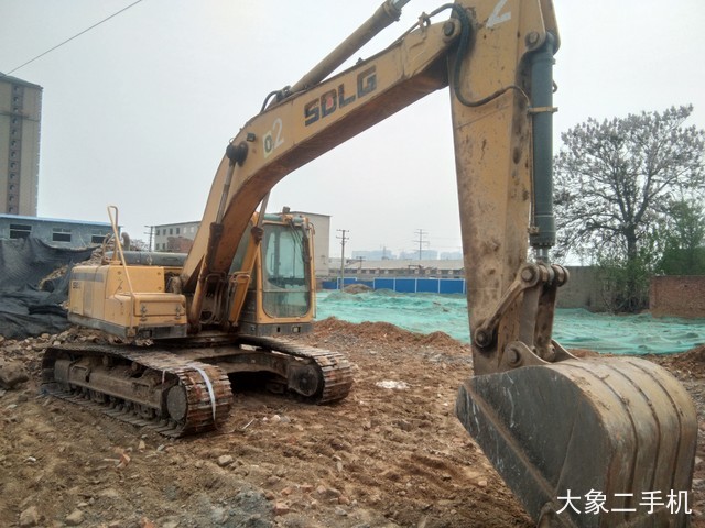 山东临工 LG6210 挖掘机