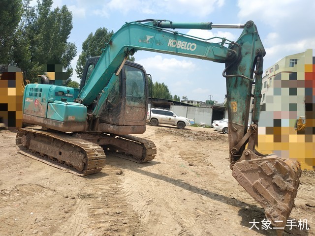 神钢 SK75-8 挖掘机