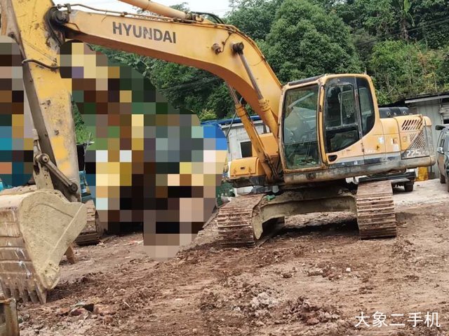 现代 R225LC-7 挖掘机
