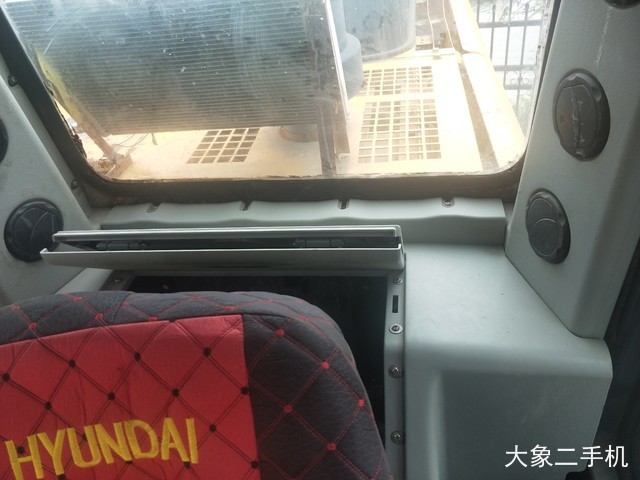 现代 R335LC-7 挖掘机