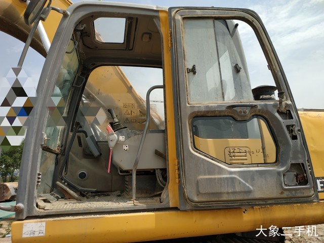 徐工 XE230C 挖掘机