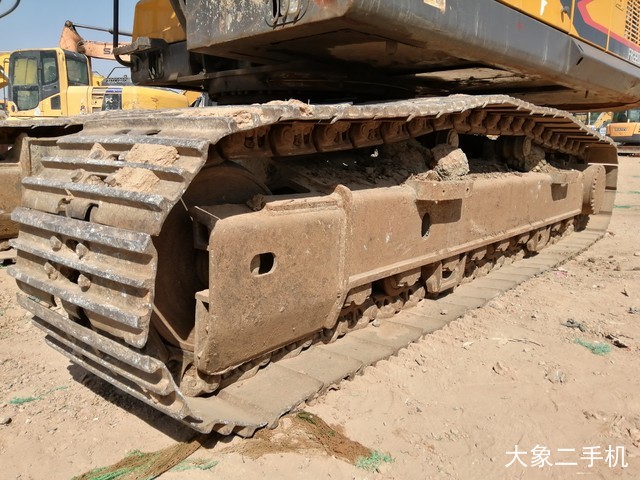 雷沃重工 FR220E 挖掘机