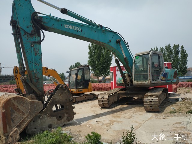 神钢 SK230 挖掘机