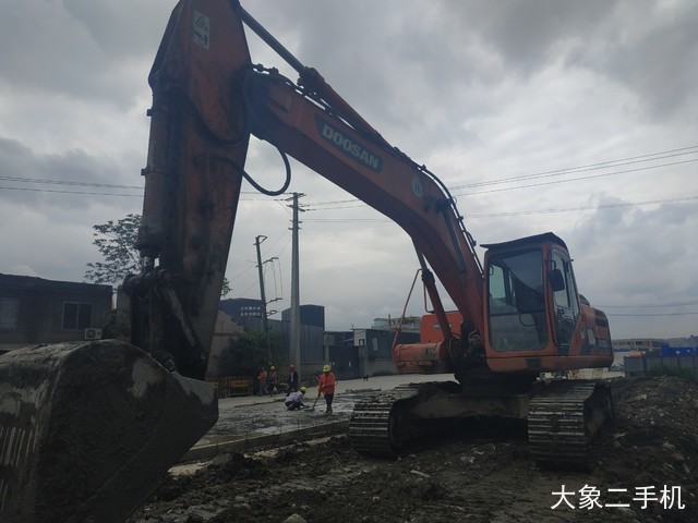 斗山 DH225LC-9 挖掘机