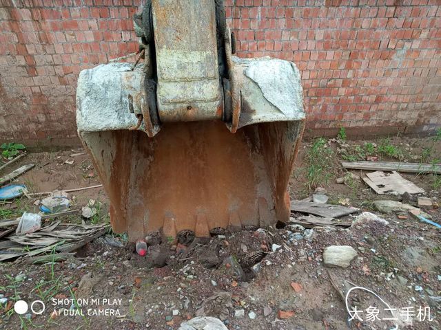 徐工 XE150D 挖掘机