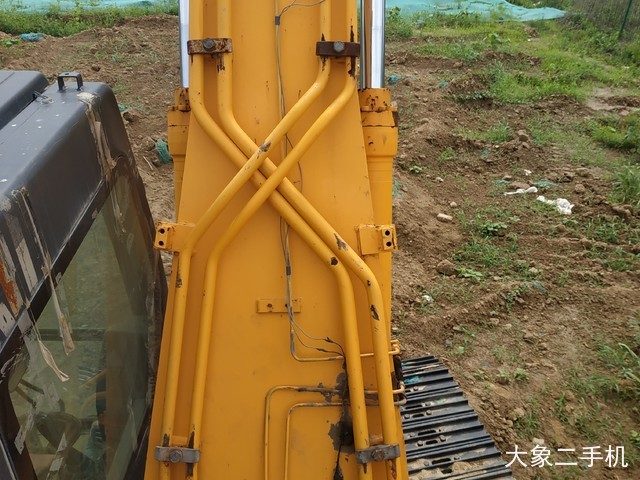 现代 R215-7 挖掘机