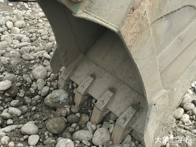 神钢 SK260LC-8 挖掘机