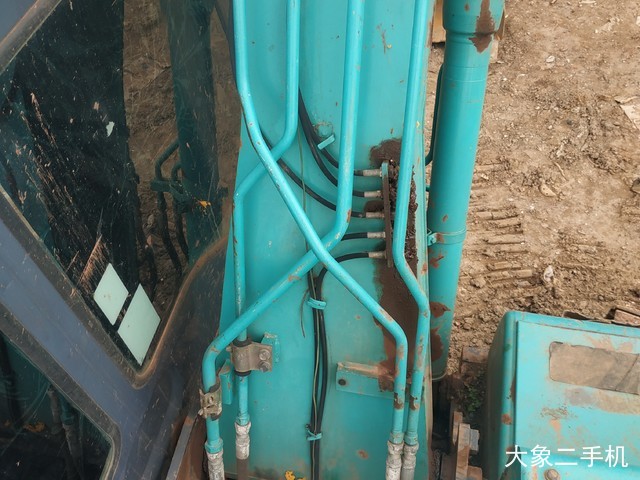 神钢 SK130 挖掘机