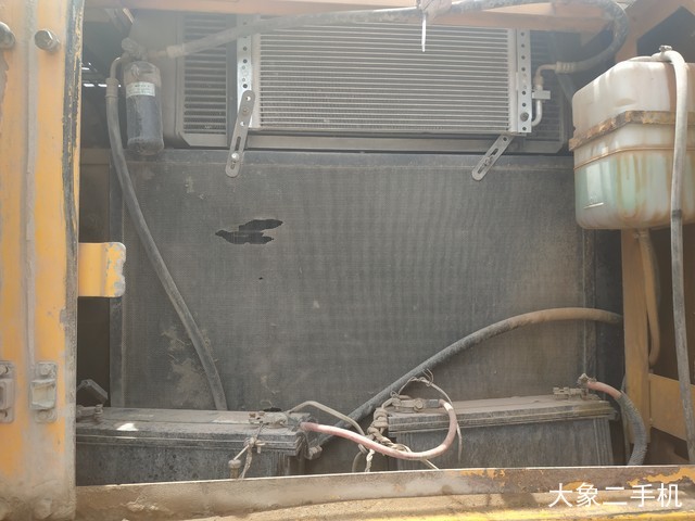 现代 R225LC-7 挖掘机