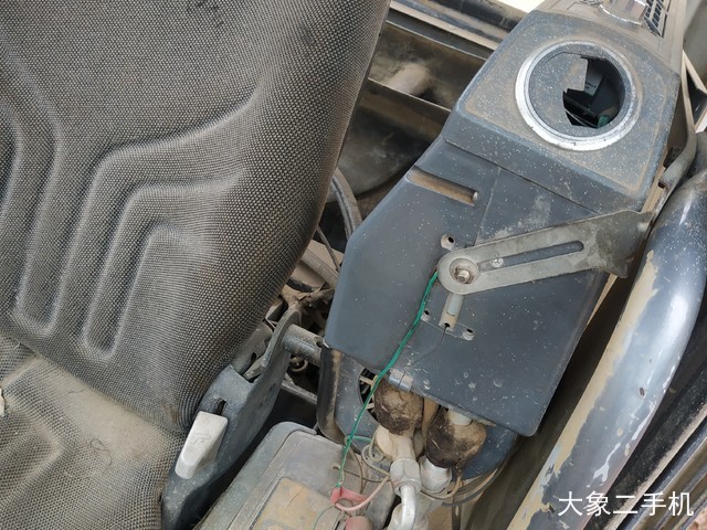 三一重工 SY215C-8 挖掘机