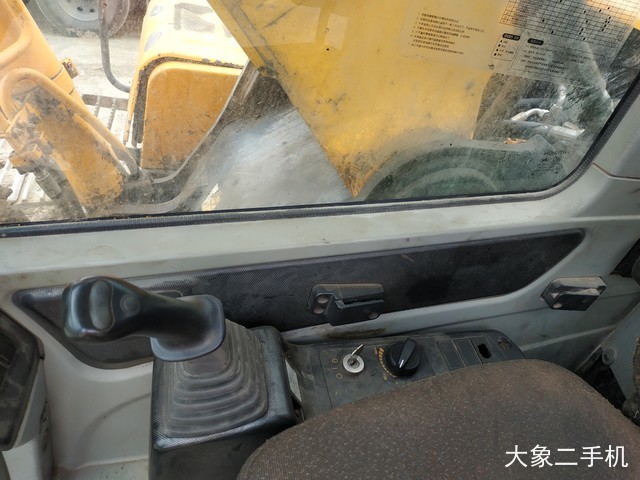 现代 R265LC-7 挖掘机