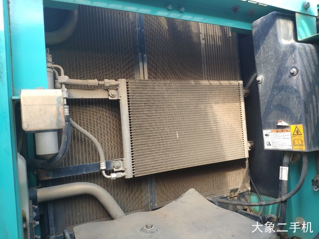 神钢 SK200-8 挖掘机