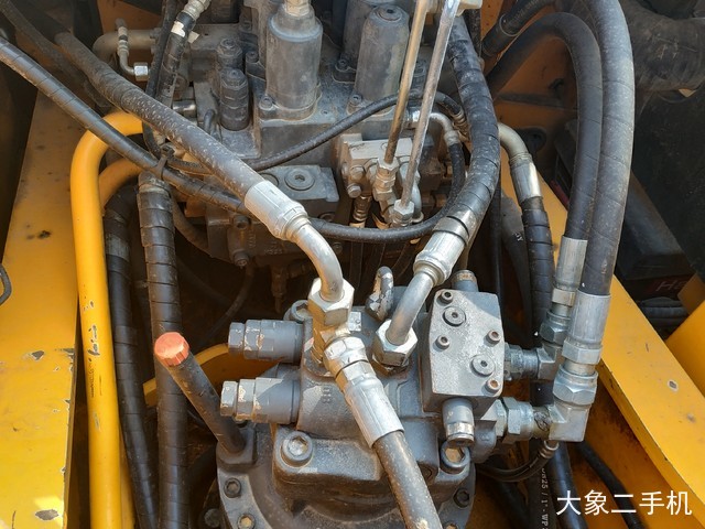 龙工 LG6220D 挖掘机