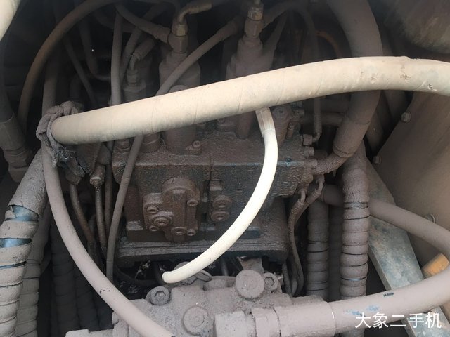 现代 R225LC-9T 挖掘机