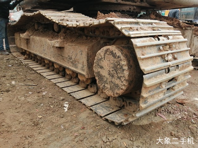 三一重工 SY215C-8 挖掘机