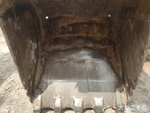 德尔重工 323ELZN 挖掘机