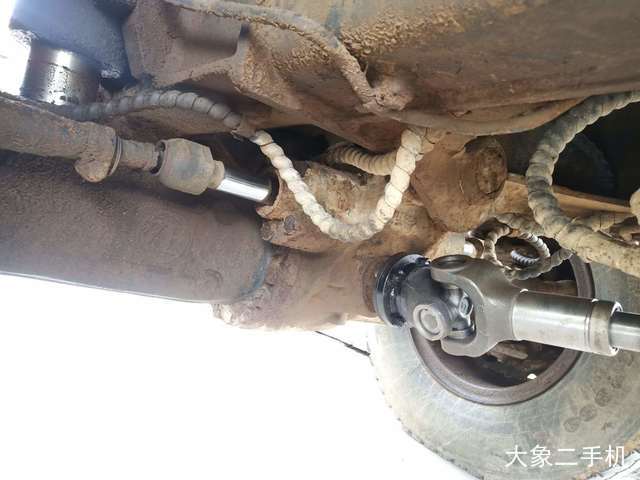 现代 R130LC-5 挖掘机