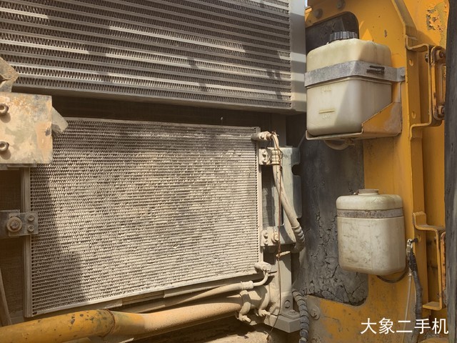 龙工 LG6225 挖掘机