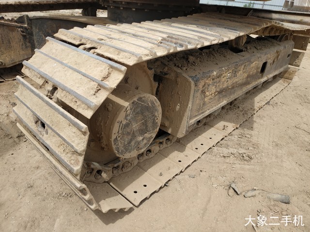 龙工 LG6075 挖掘机