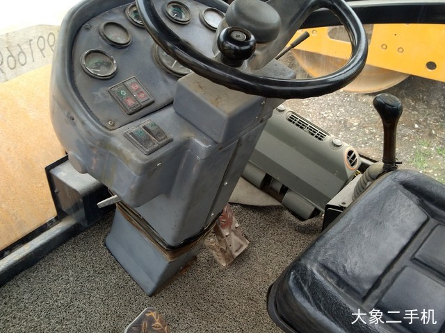 龙工 LG523A6 压路机