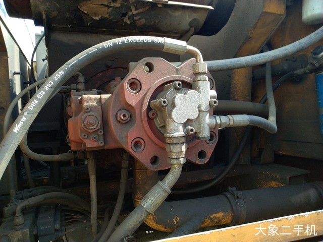 现代 R305LC-7 挖掘机