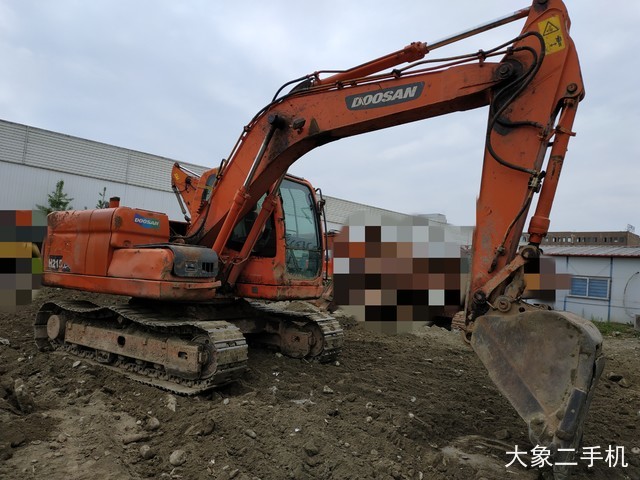 斗山 DX120 挖掘机