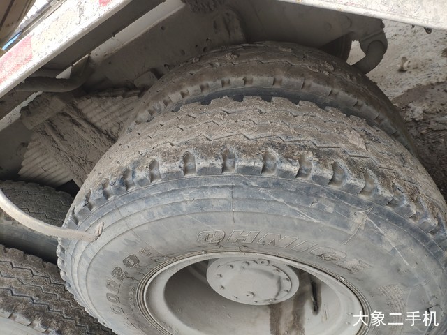 利勃海尔 HTM1204L重汽豪沃 搅拌运输车