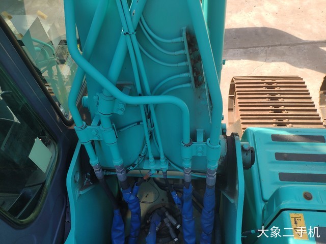 神钢 SK200-8 挖掘机