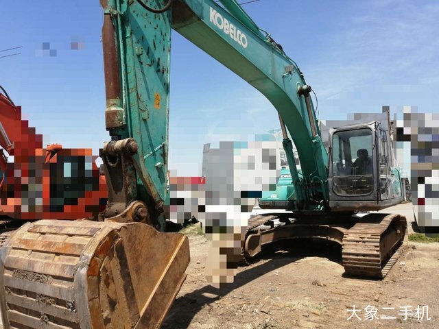 神钢 SK260LC-8 挖掘机