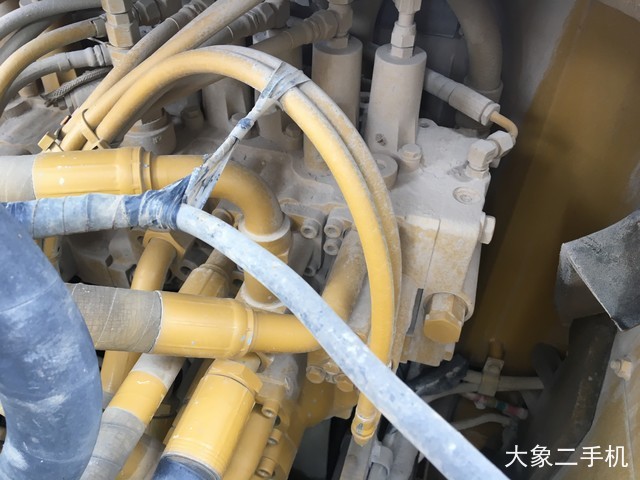 卡特彼勒 323DL 挖掘机