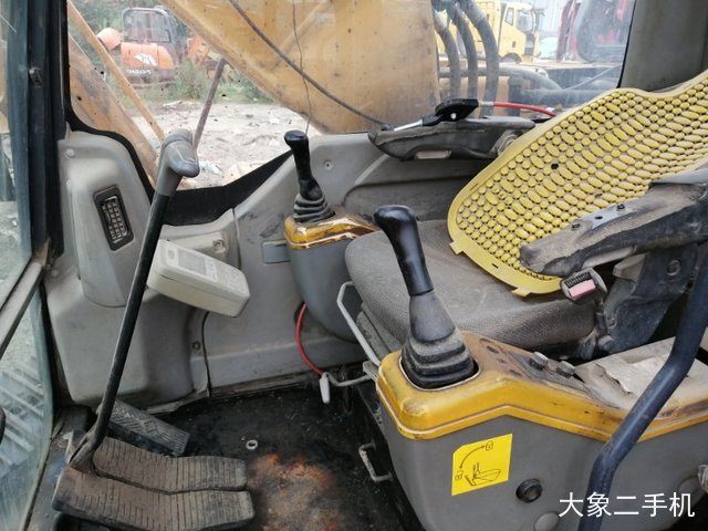 雷沃重工 FR260-7 挖掘机