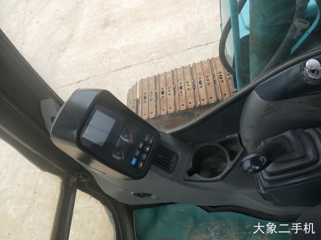 神钢 SK75-8 挖掘机