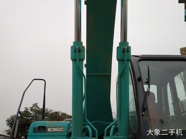 神钢 SK210LC-8 挖掘机